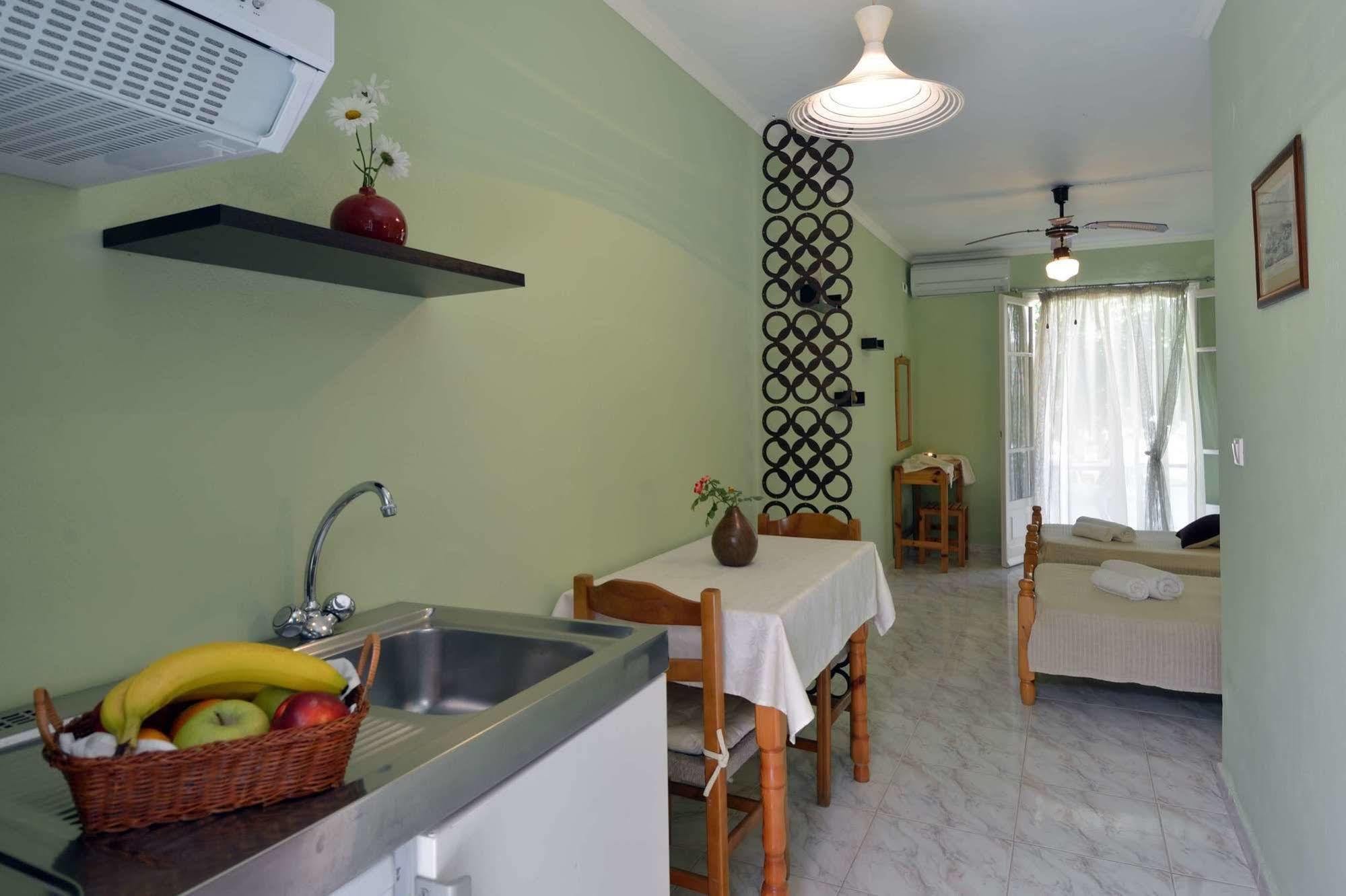 Damaskis Kassiopi Studios Extérieur photo
