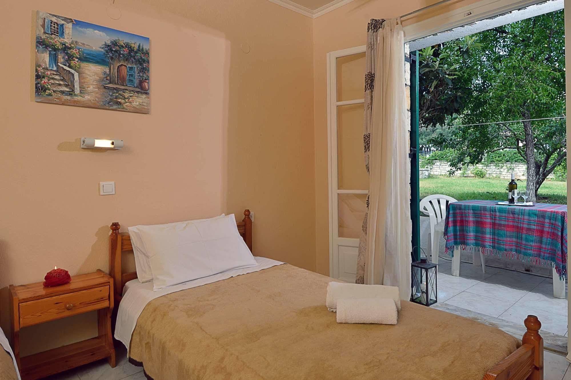 Damaskis Kassiopi Studios Extérieur photo